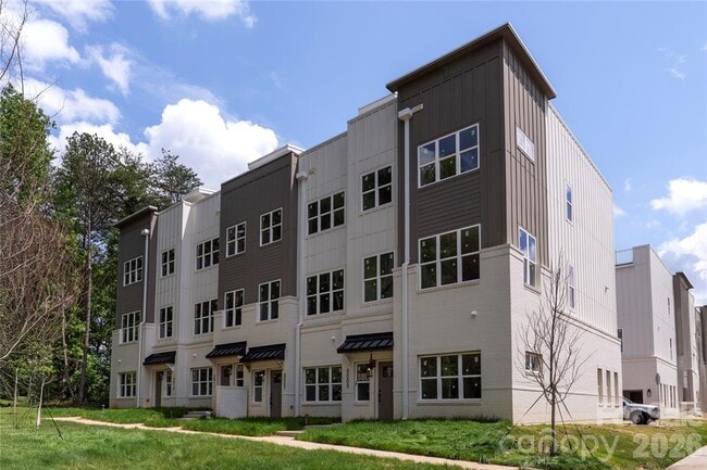 Photo - 3405 Holabird Ln