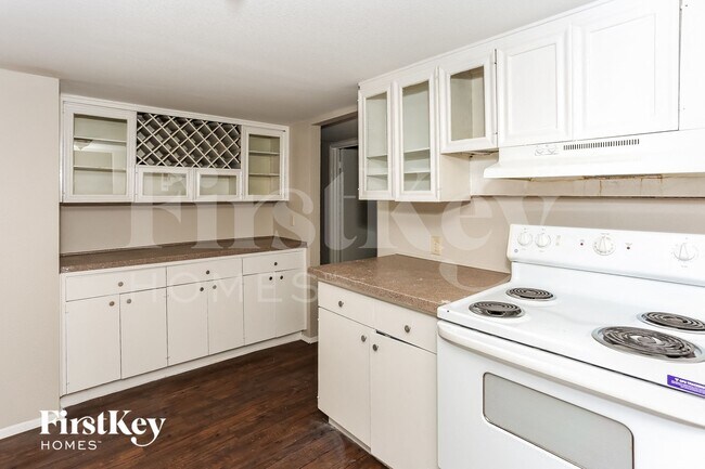 Photo - 302 Wildbriar Dr