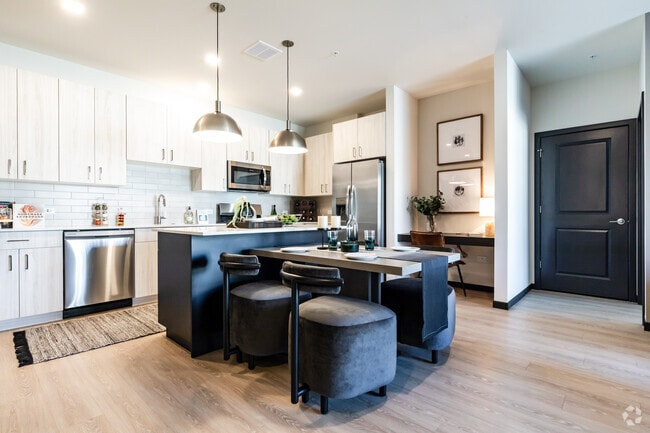 2BR, 2BA - Dining