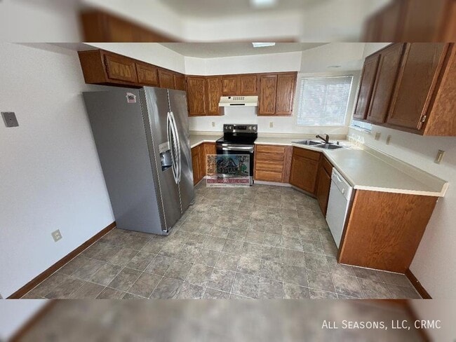 Photo - 750 Rundle Ct