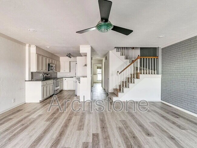 Photo - 3063 W Wilshire Blvd