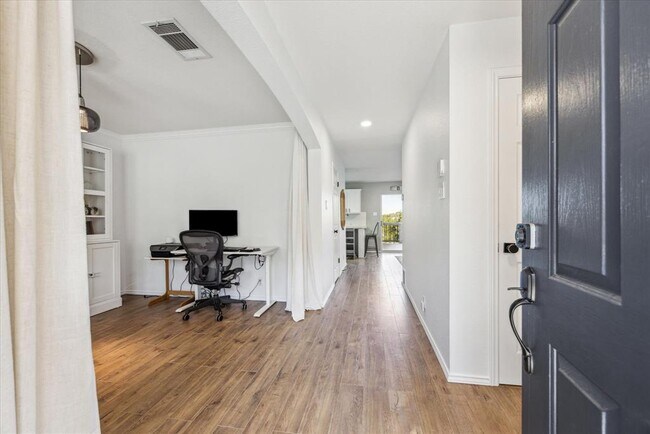 Photo - 20604 Branding Iron