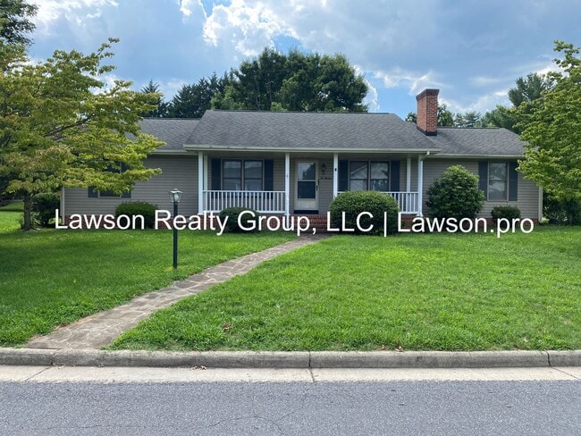 Building Photo - Spacious Hollins Four Bedroom w/ Finished Basement