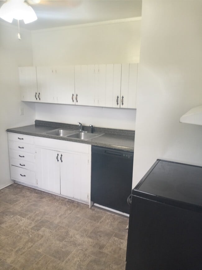 Photo - 2801 Cecil Ave