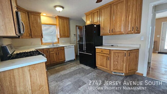 Photo - 2747 Jersey Ave S