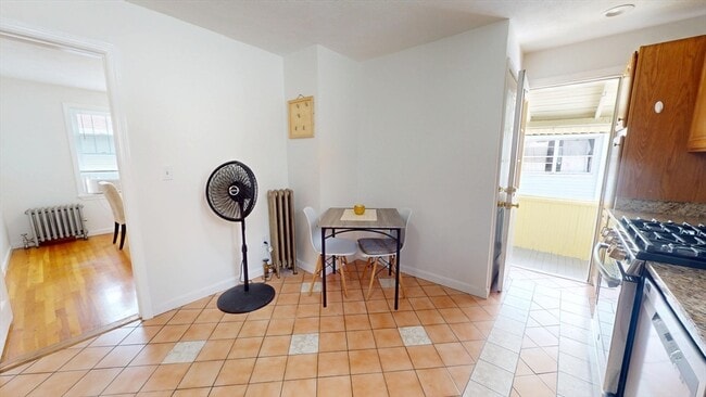 54 Linwood St Unit 2