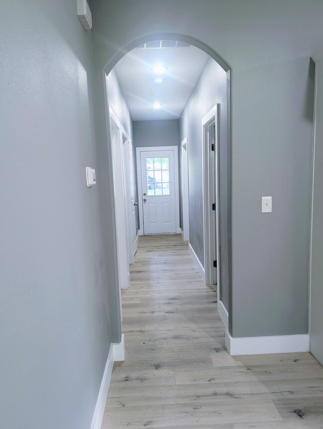 Photo - 405 E Wilson Ave