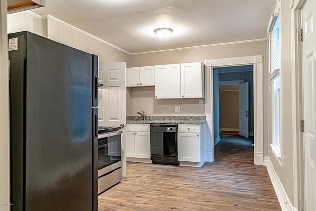 Photo - 1031 Dixon Ave