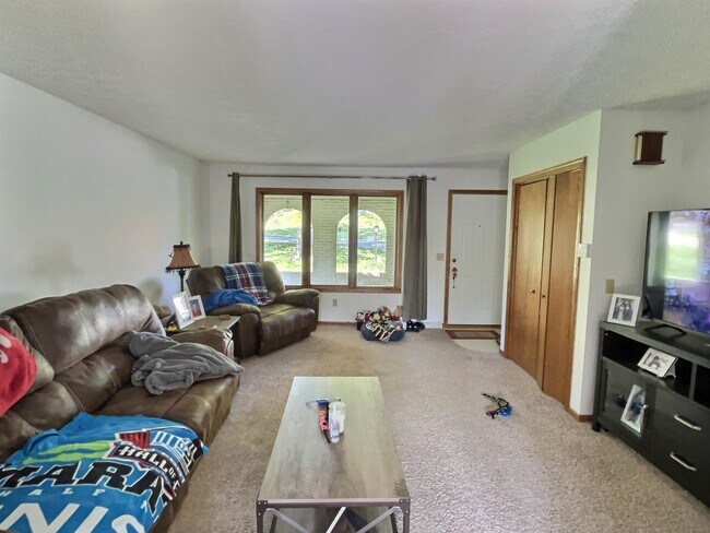 Living Room - 3951 Lake Vista Rd Unit 3951