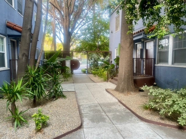 Photo - 530 N San Vicente Blvd
