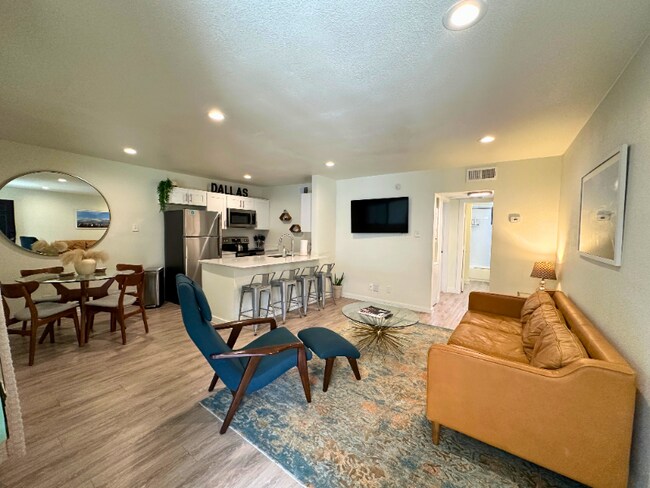 Building Photo - 5221 Bonita Ave