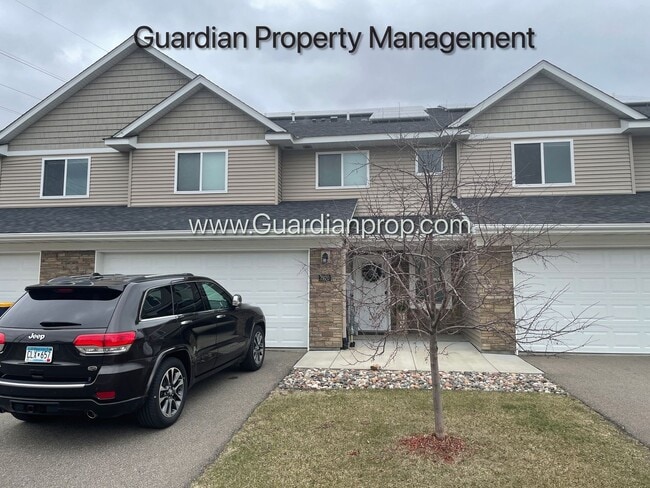 Building Photo - Lakeville, Middle Unit Town Home, 2.5 Bath...