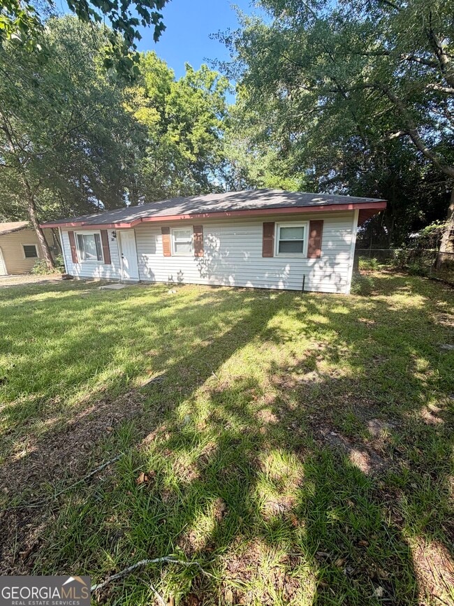 814 Crestwood Terrace