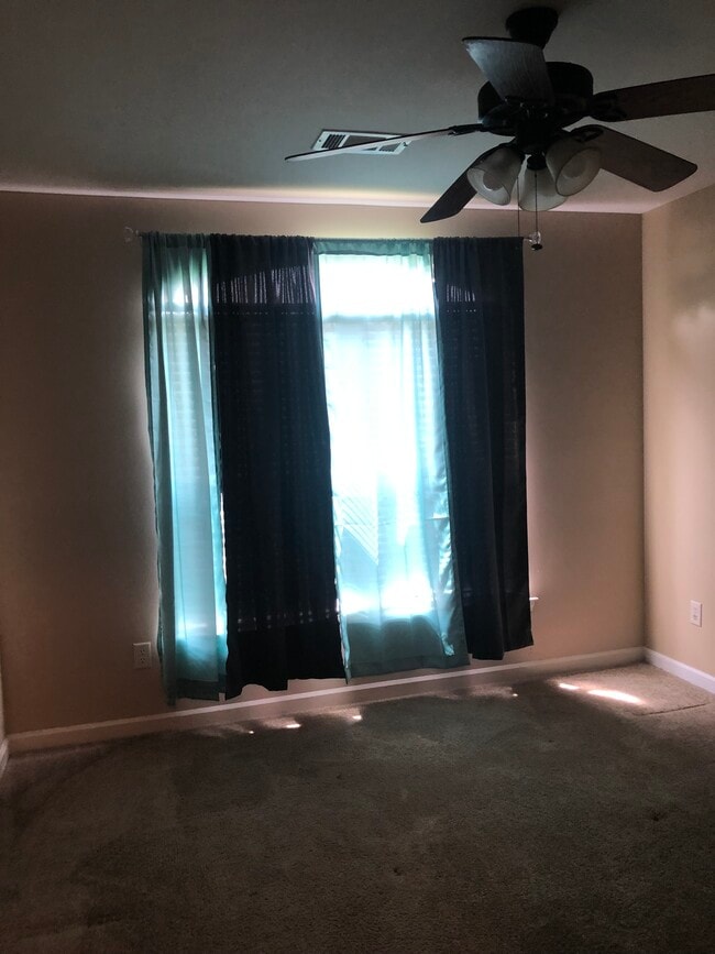 Photo - 70 Chateaus Ln