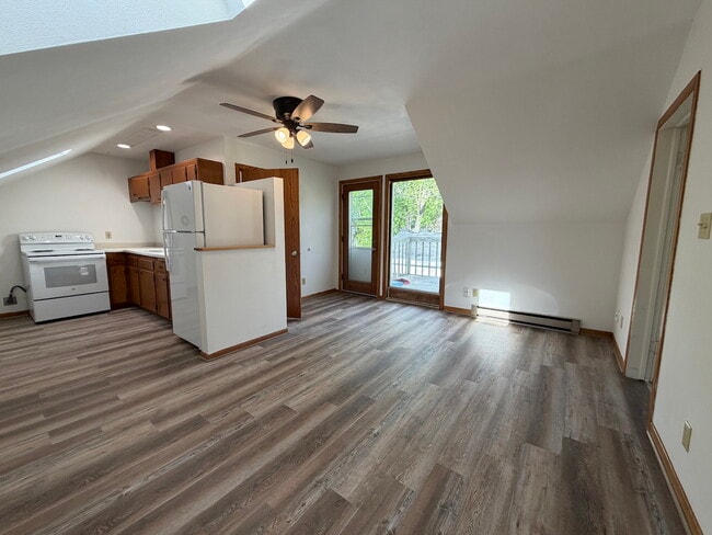 Photo - 320 Edward St