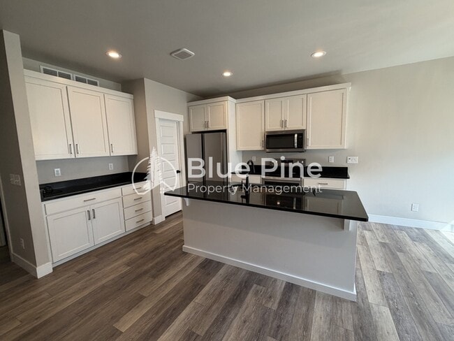 Photo - 2890 Sunburst Dr