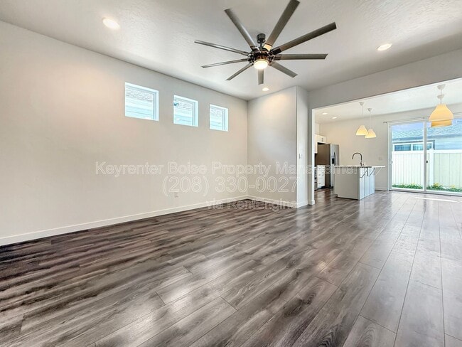 Photo - 2115 W Bella Ln