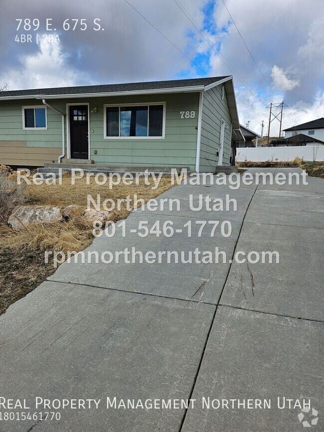 Building Photo - 4 Bedroom 2 Bath Home Now Available in Bri...