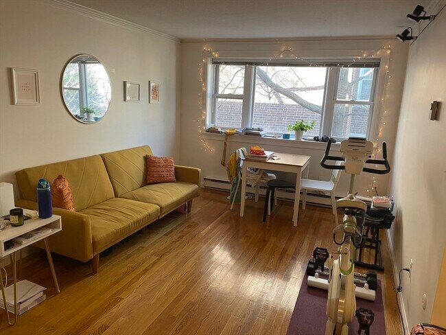 Building Photo - 1691 Cambridge St Unit 34 Rental