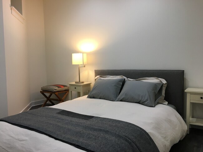 Photo - 1760 N Clark St Unit GS