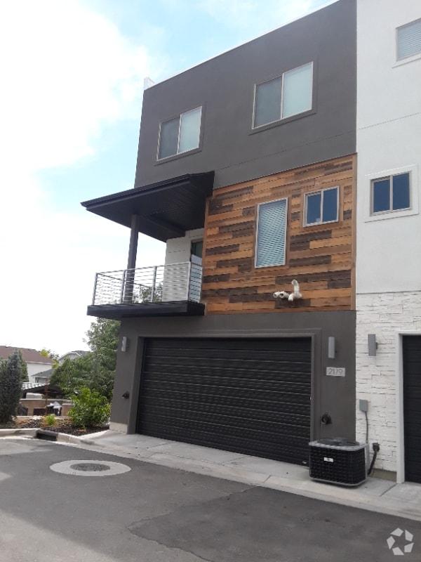 Building Photo - 2179 525 W Rental