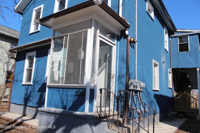 Photo - 335 Phelps St