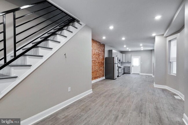 Photo - 6205 Elmwood Ave