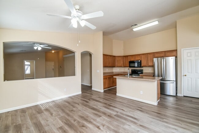 Photo - 5509 S 34th Ave