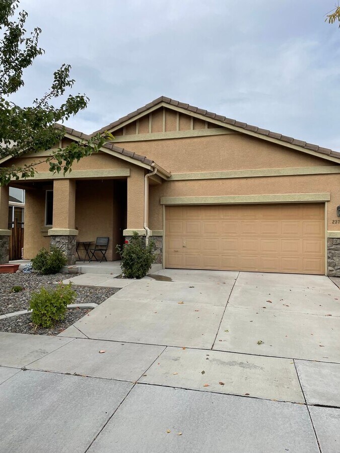 Single story home in Wingfield Springs - Single story home in Wingfield Springs