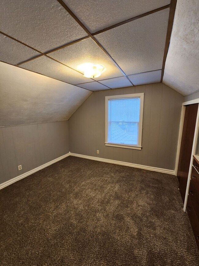 512 S Chilson Duplex Apartment For Rent in Bay City, MI