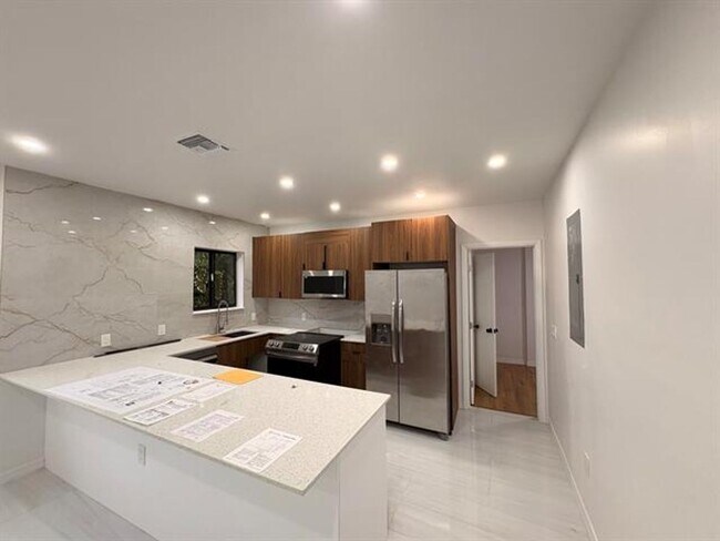 Photo - 1721 SW 12th St