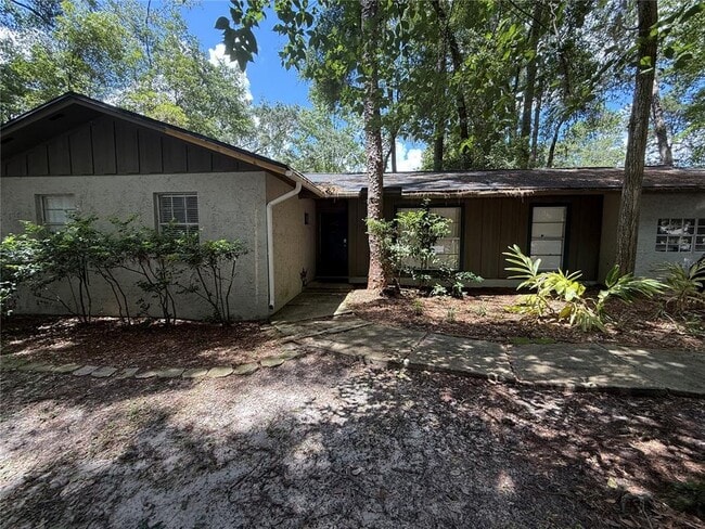 Building Photo - 3026 W University Ave Rental