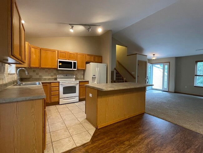 Photo - 6442 Urich Terrace