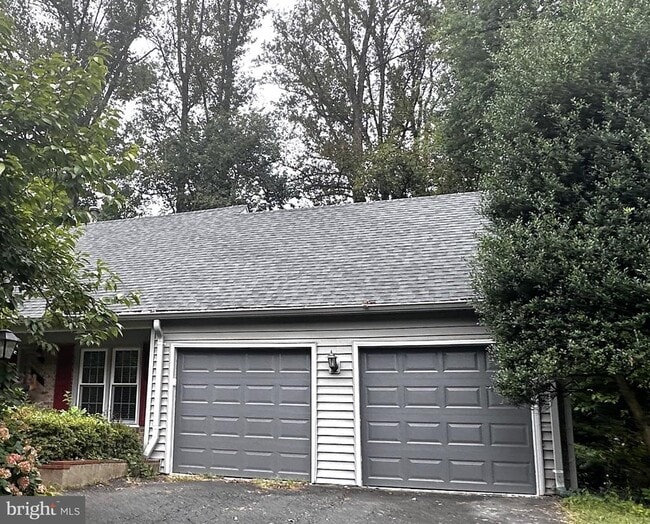 9612 Whitecedar Ct