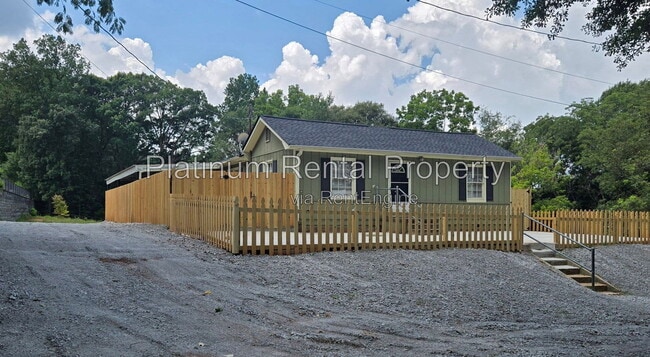 Building Photo - 1868 Quarry Rd