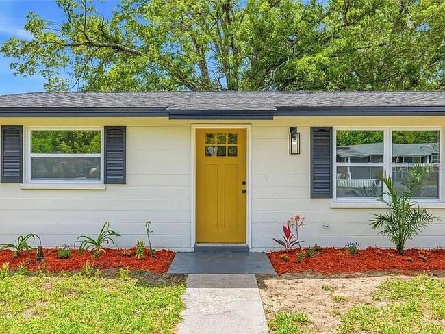 Building Photo - 39252 Heights Ave