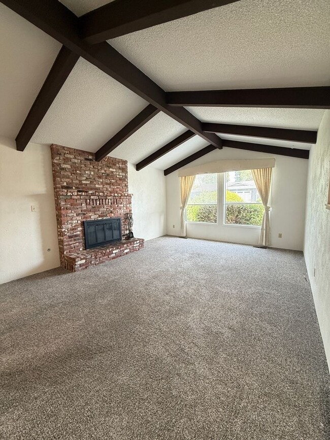 Photo - Charming 3 bed 2 bath home in SE Medford!