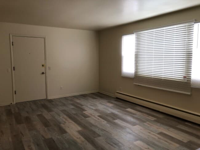 Photo - 4825 Lovell Ln Unit 5