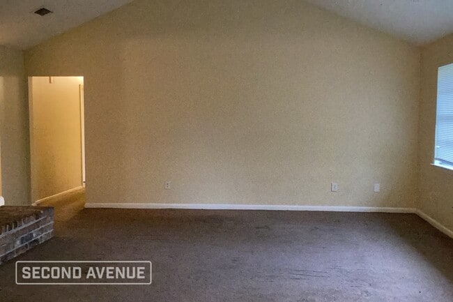 Photo - 16339 Maplemont Dr