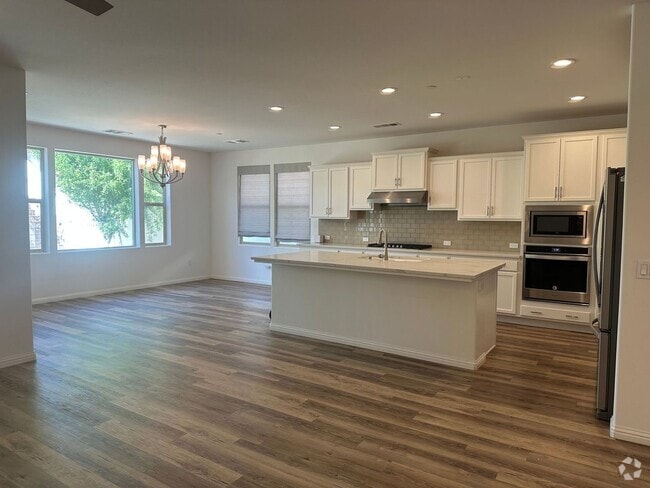 Building Photo - Seven Oaks Highgate Gated Community 3+2.5 Rental