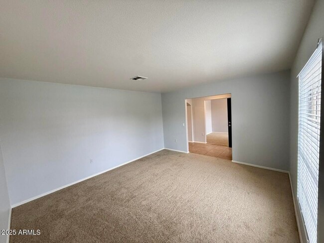 Photo - 646 N Cobblestone St