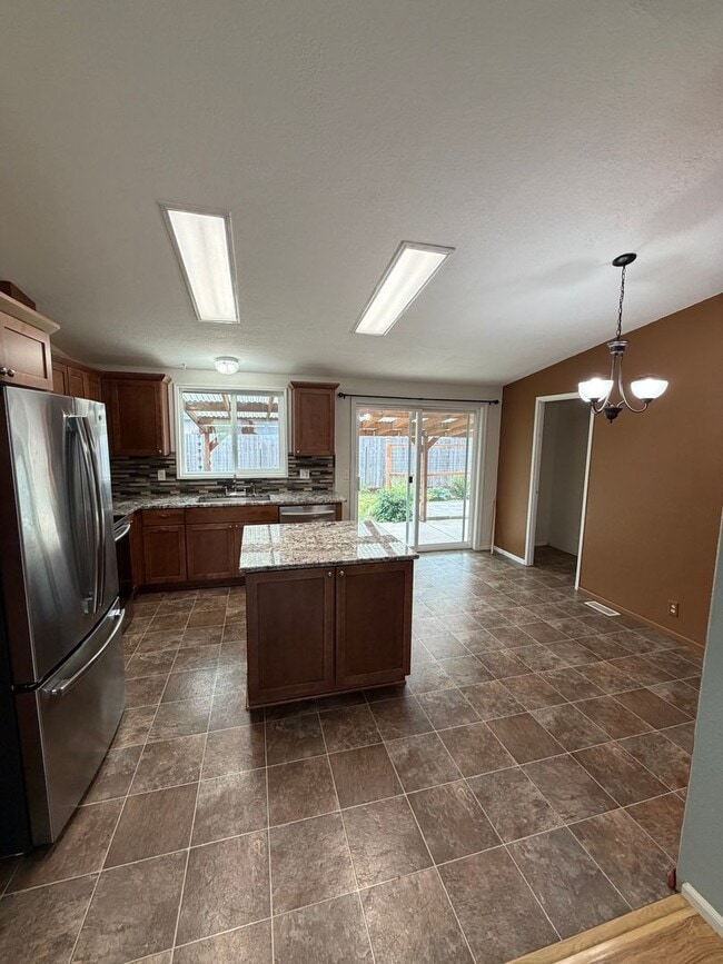 Photo - Spacious 3 Bed 2 Bath Springfield Home With Bonus Room and Extra Storage