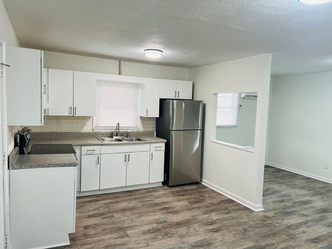 Photo - 2/1 Ready For Move In!