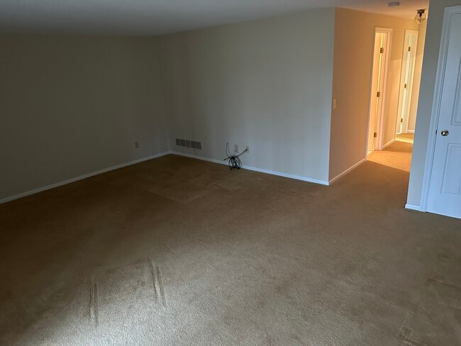 Basement - 9120 Dominion Cir Unidad 9120