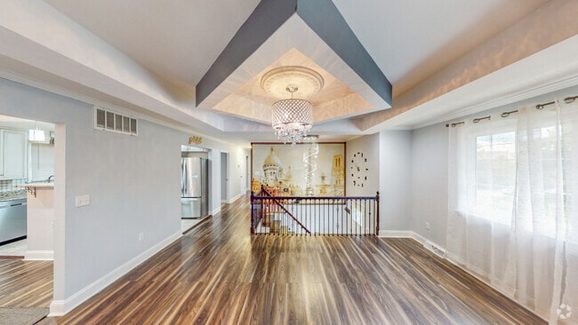 Building Photo - 5512 Hamilton Ave Rental