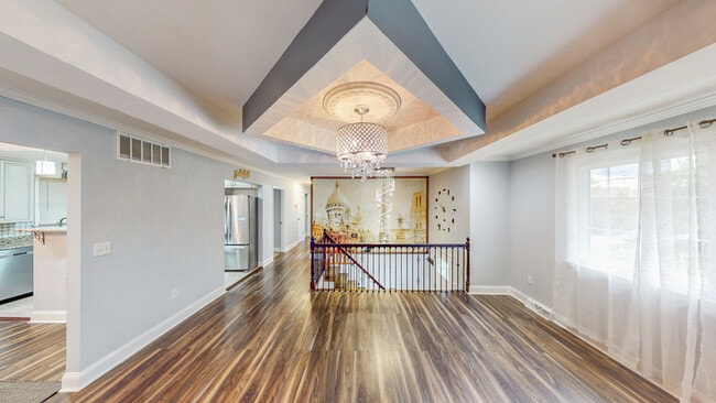 Building Photo - 5512 Hamilton Ave Rental