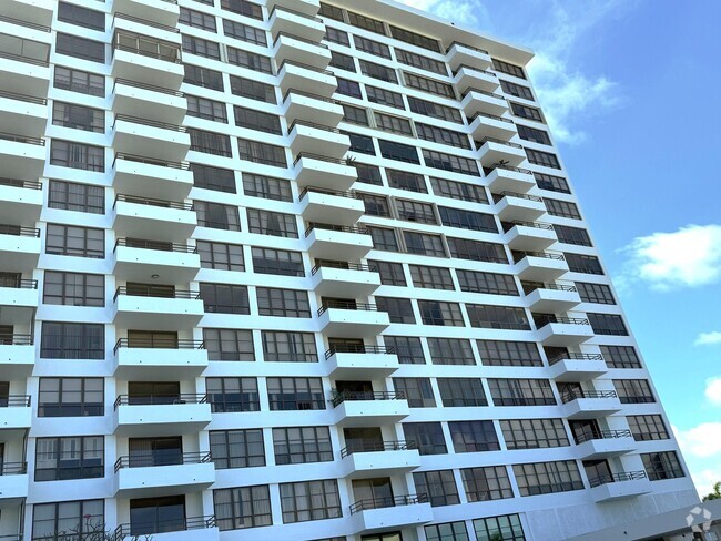 Building Photo - 600 Three Islands Boulevard Unit 1702 Rental