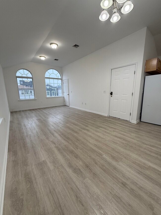 Photo - 36 Jewett Ave Unit 2