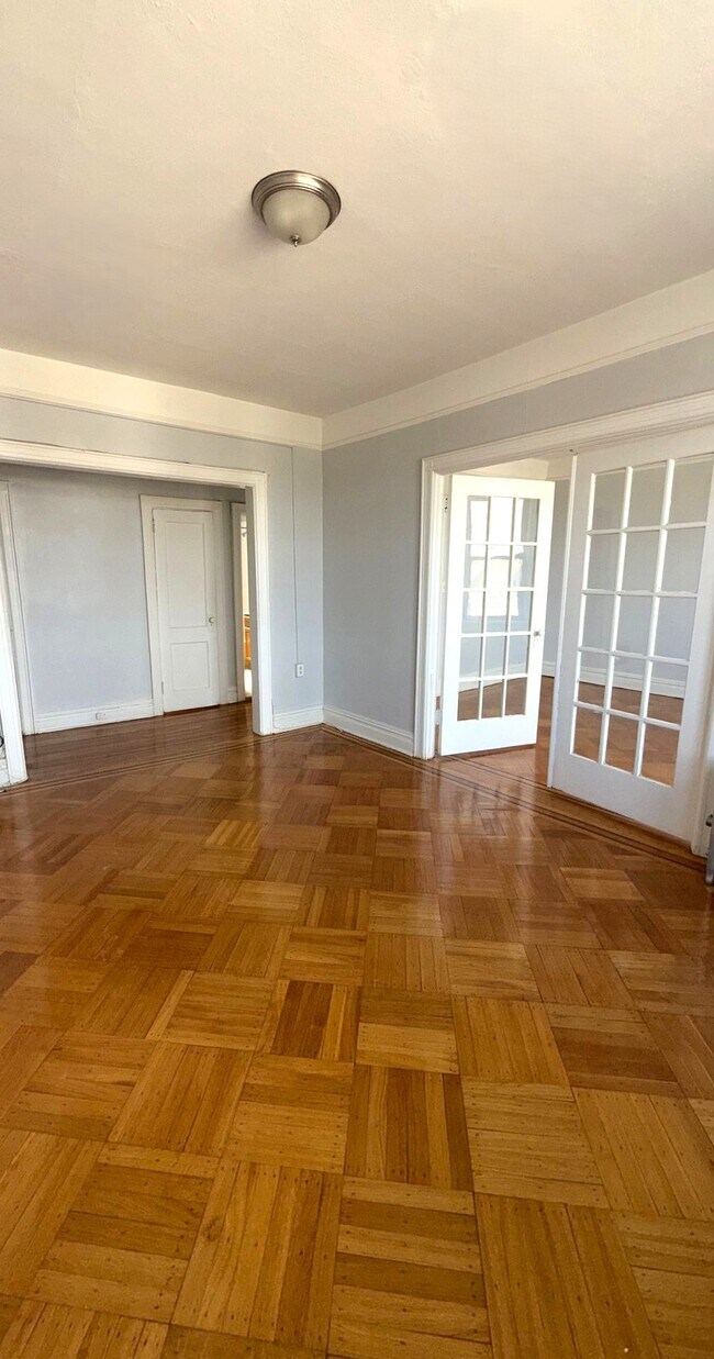 930-Berkeley Manor, LLC
