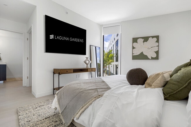 Photo - LAGUNA GARDENS